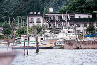 浦嶋荘 海からの外観